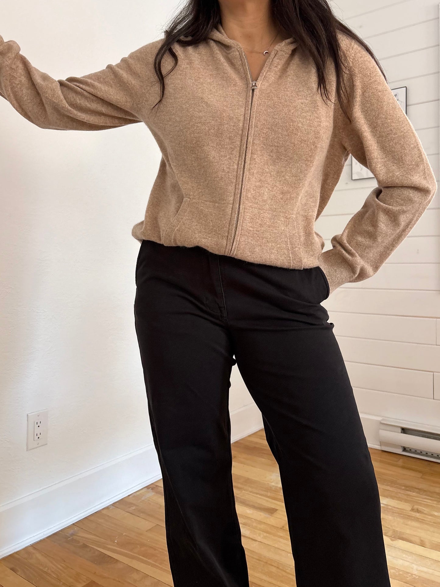 Sweat à capuche zippé Quince Cashmere couleur avoine, taille L