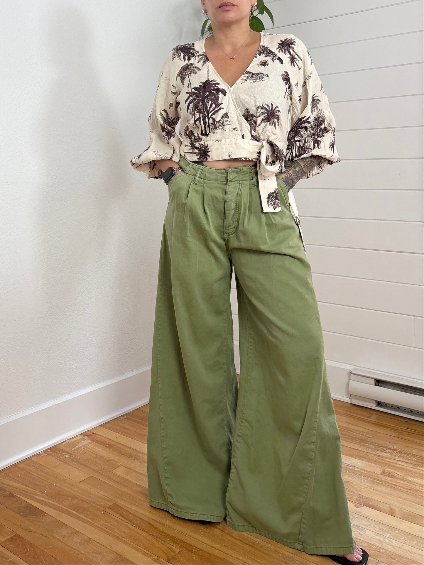 Free People light as spring pants W29