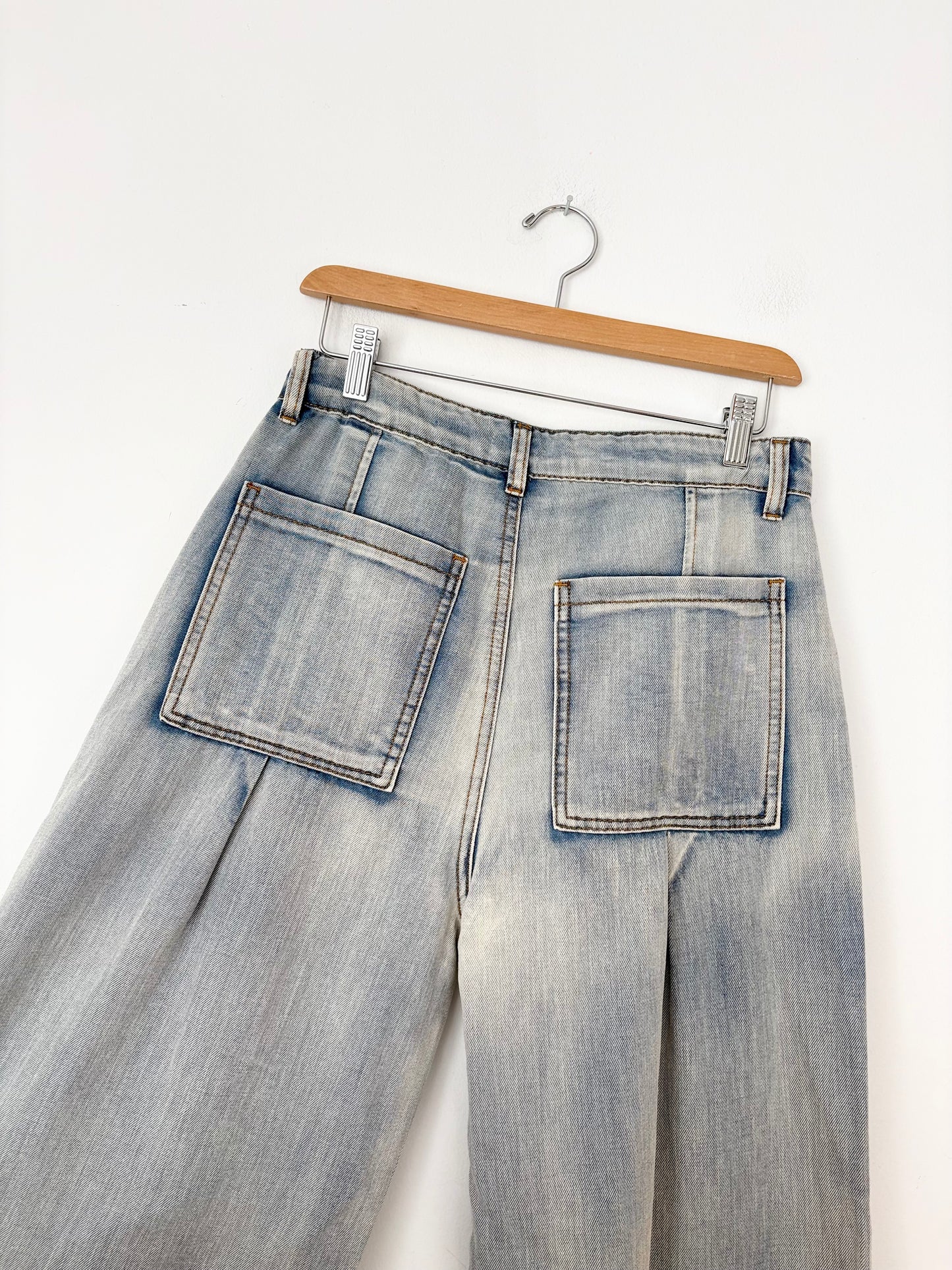 POL wide leg studded pleated jeans Medium