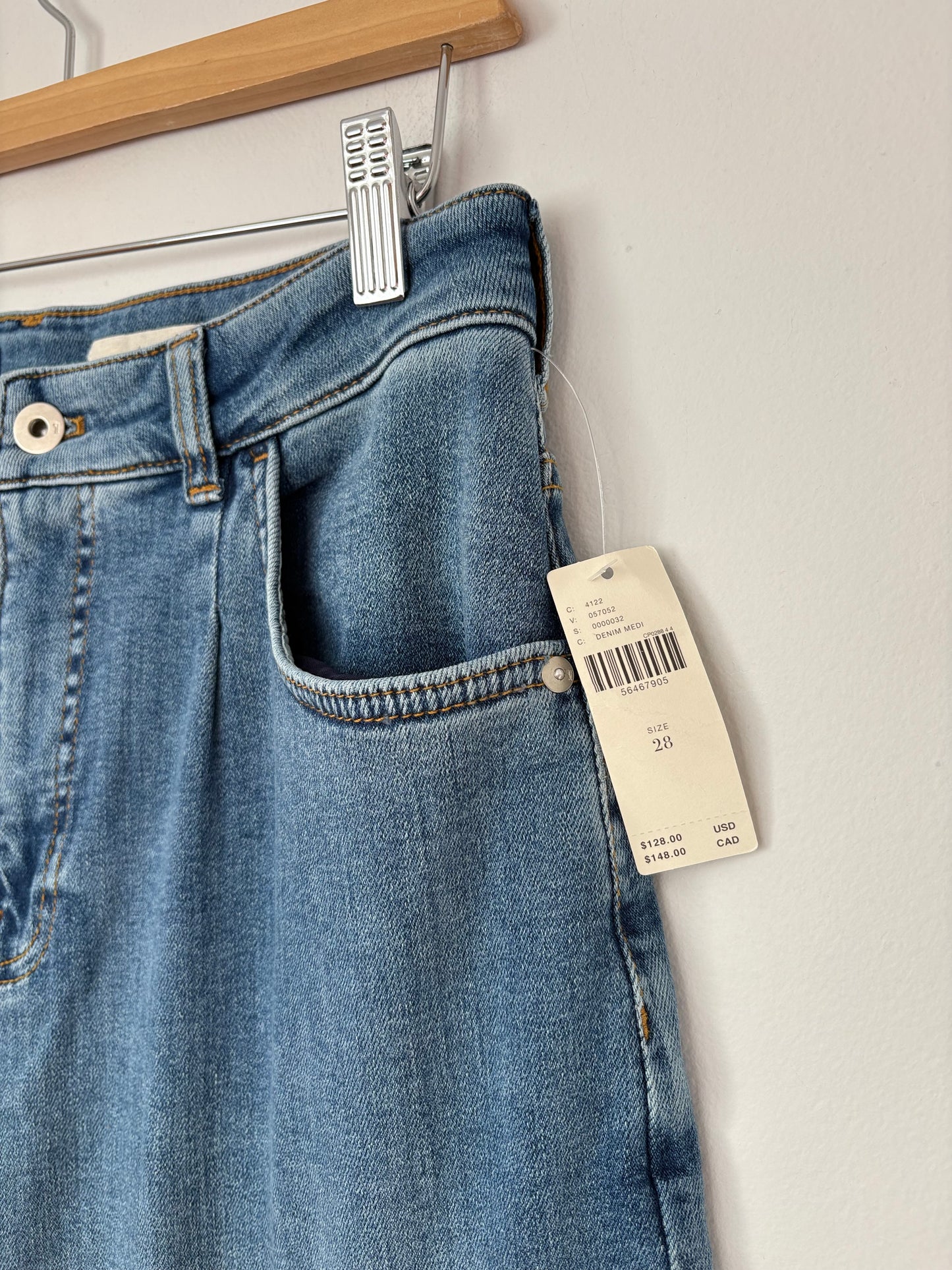 Anthropologie Pilcro et le jean ballon plissé imprimé en lettres W28