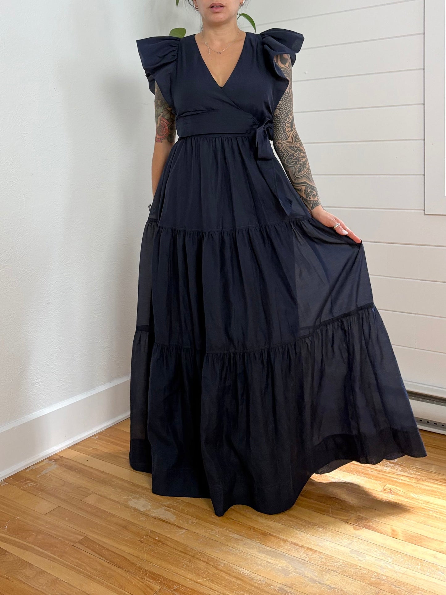 Robe longue étagée en organza Simkhai Petite