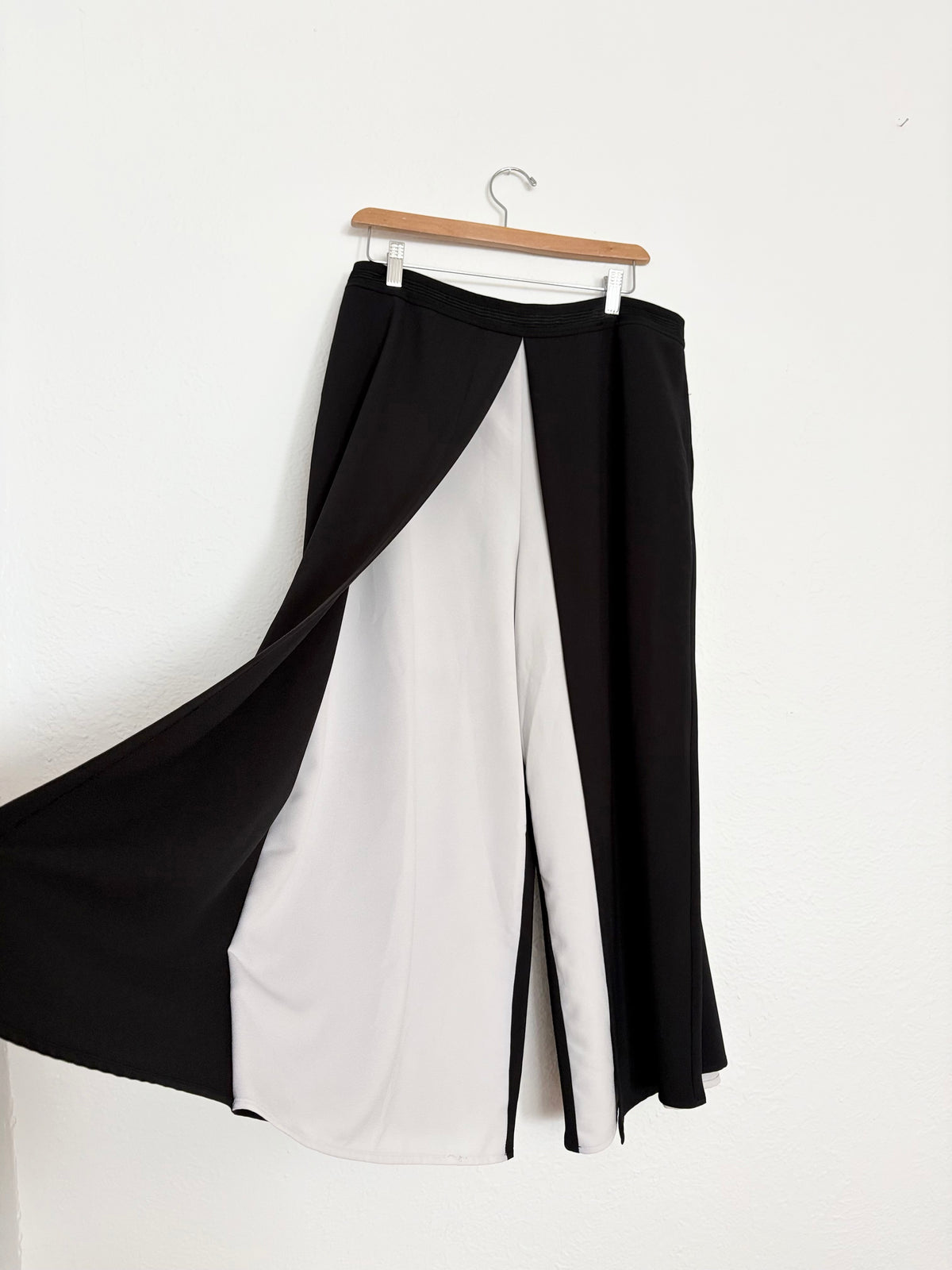 Pantalon large bicolore Axara Paris W31
