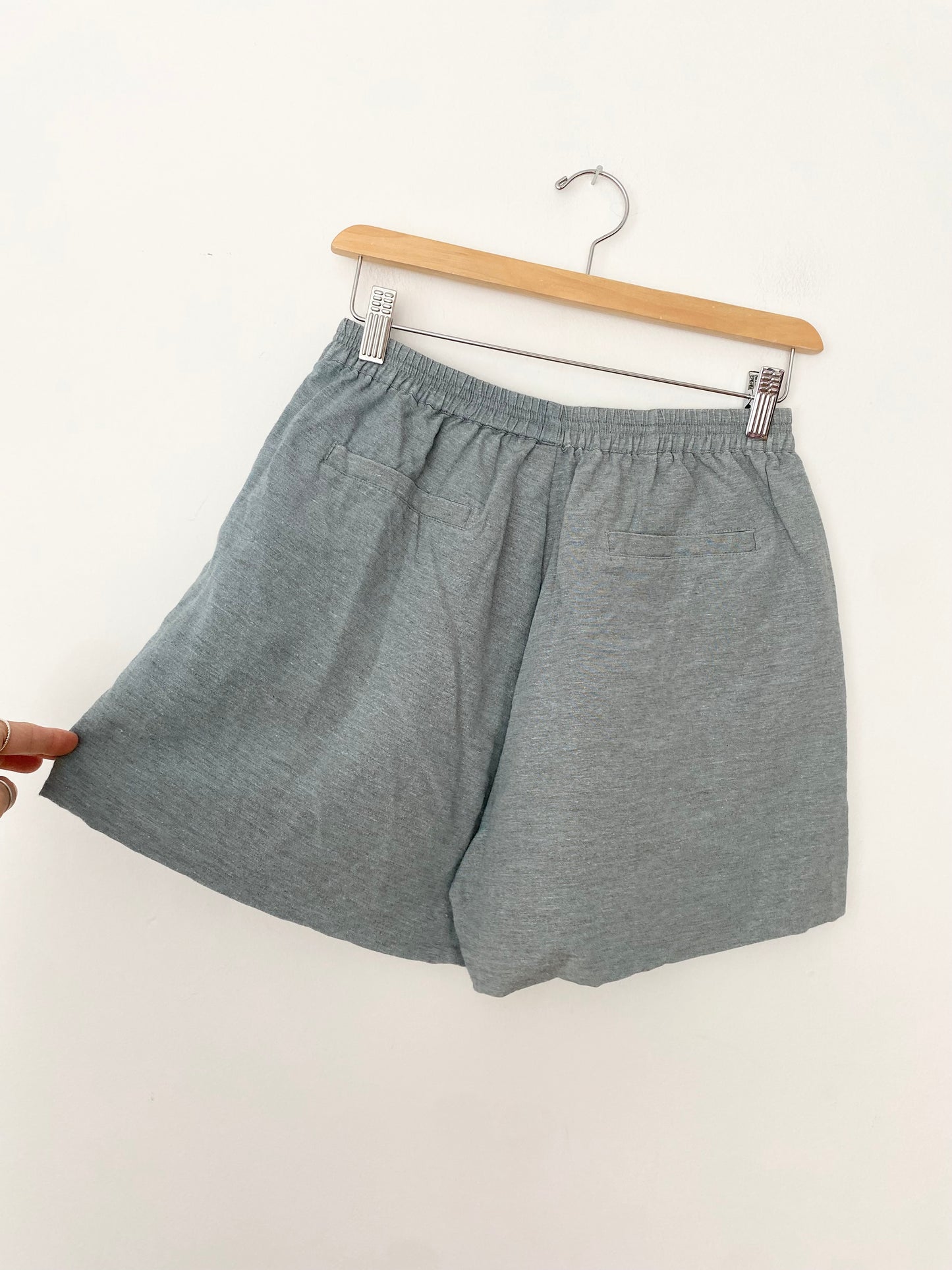 Short en mélange de chanvre et de soie Silk Laundry, taille S