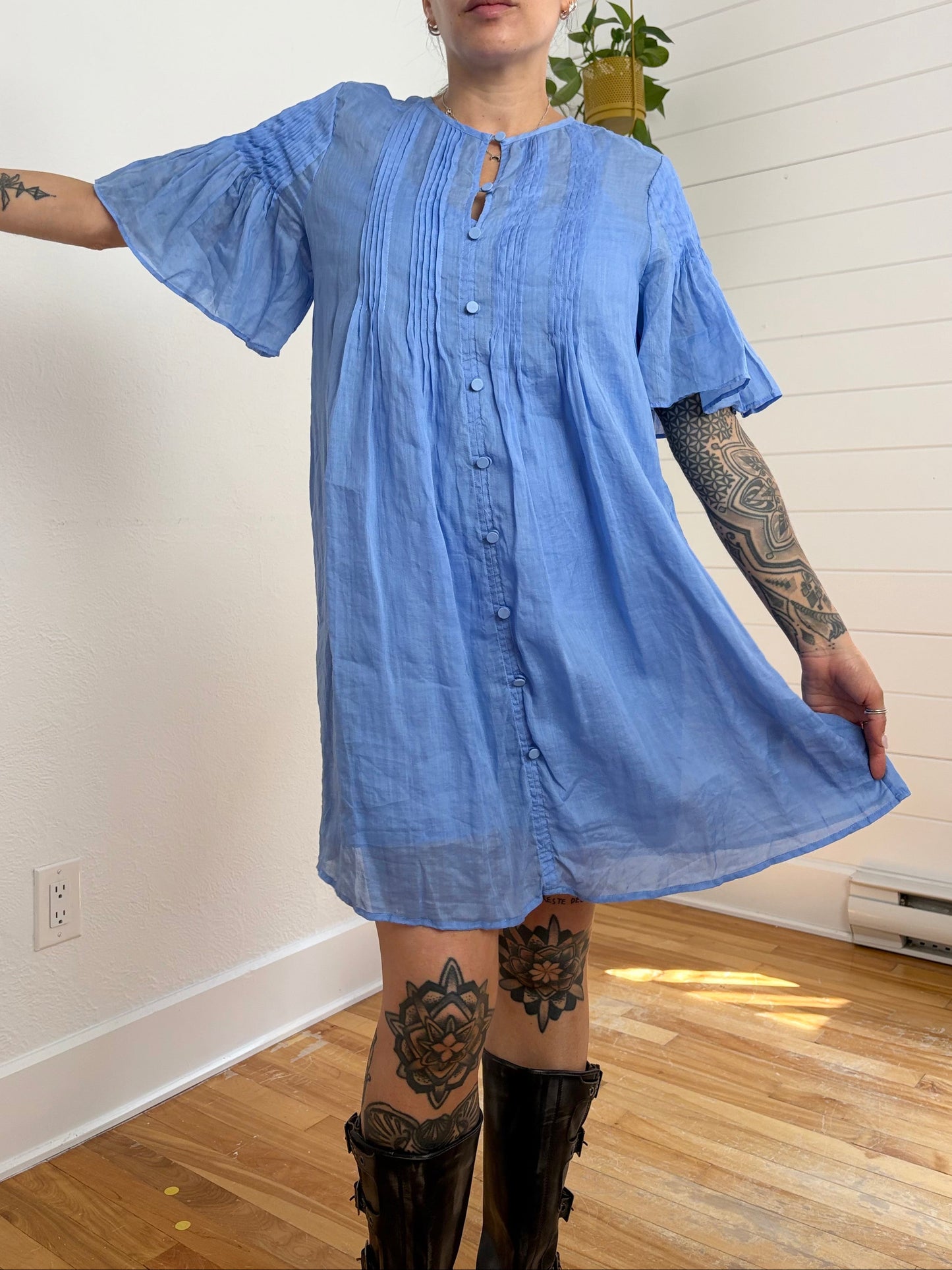 Banana Republic ramie pintuck dress Medium