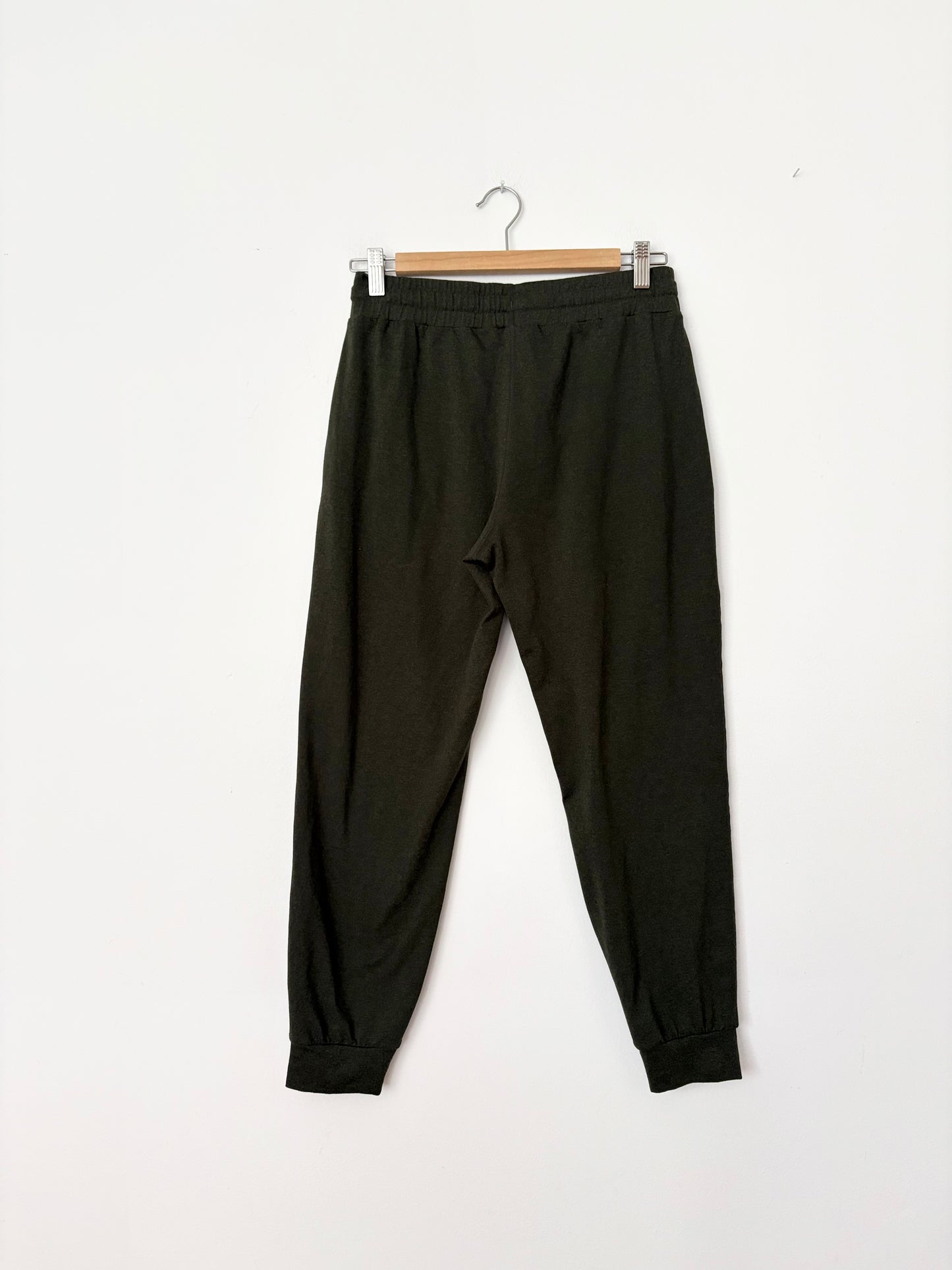 Vuori performance joggers Small