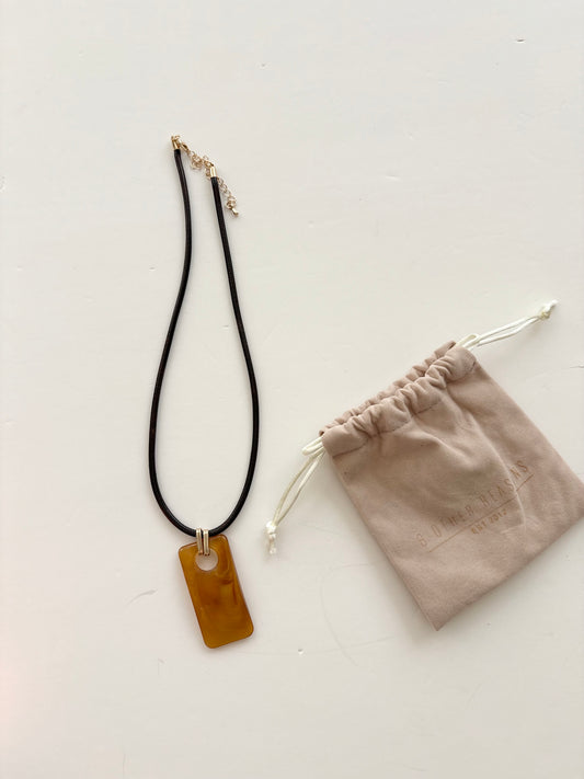 Collier avec pendentif en pierre 8 other reasons