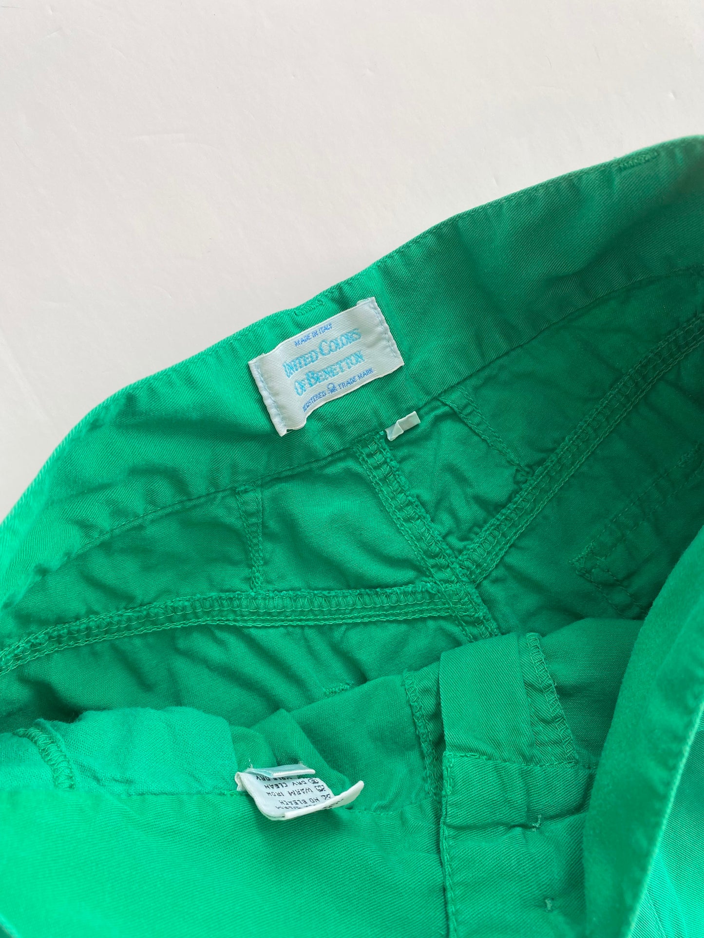 Short vintage United Colors of Benetton W27 