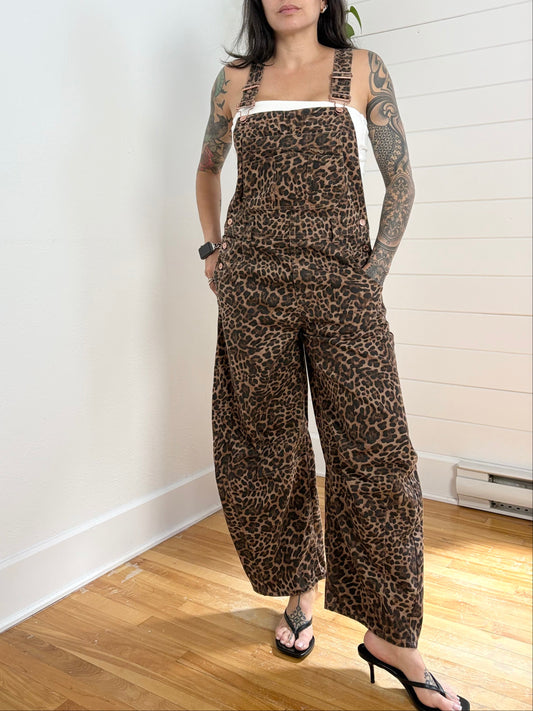 Gap leopard denim horseshoe overalls XS/S