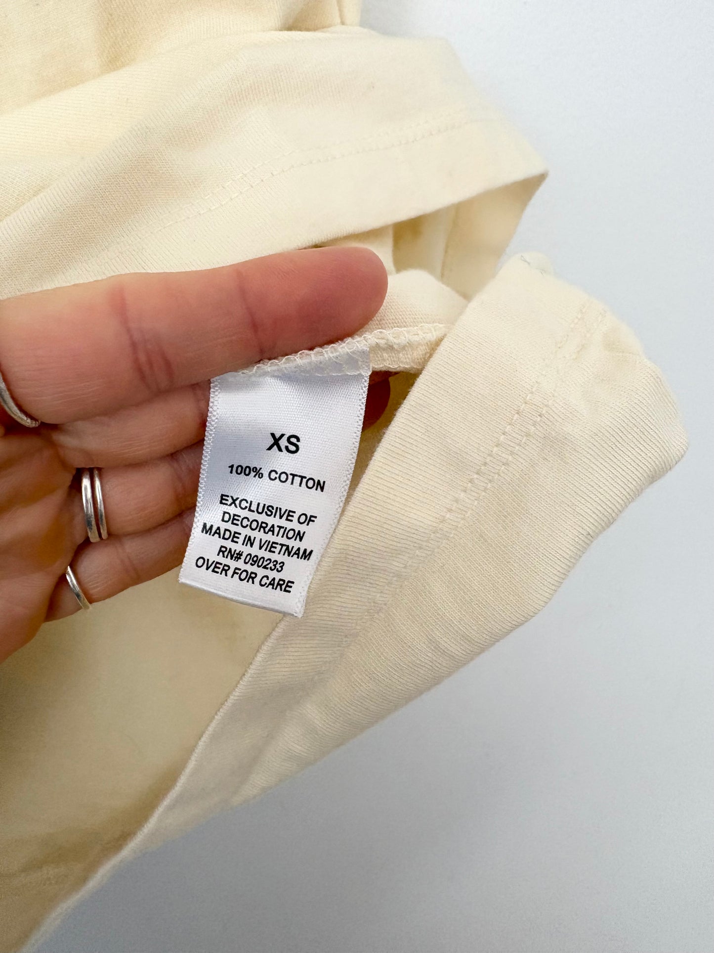 T-shirt Essentials Fear of God avec logo crème au beurre, tailles XS-M