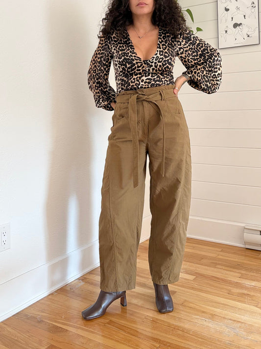 & Other stories paperbag barrel trousers Medium