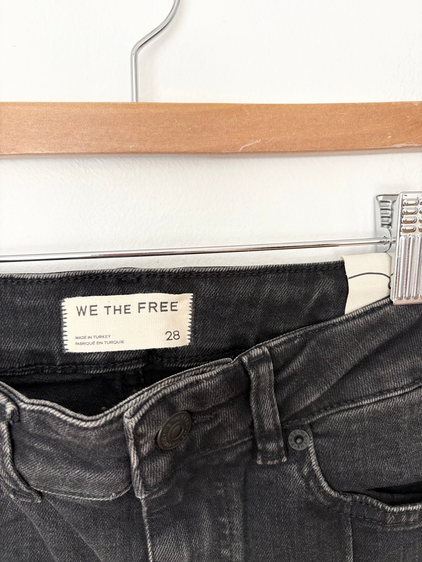 Capri en jean noir Free People "Dusk to Dawn" W28