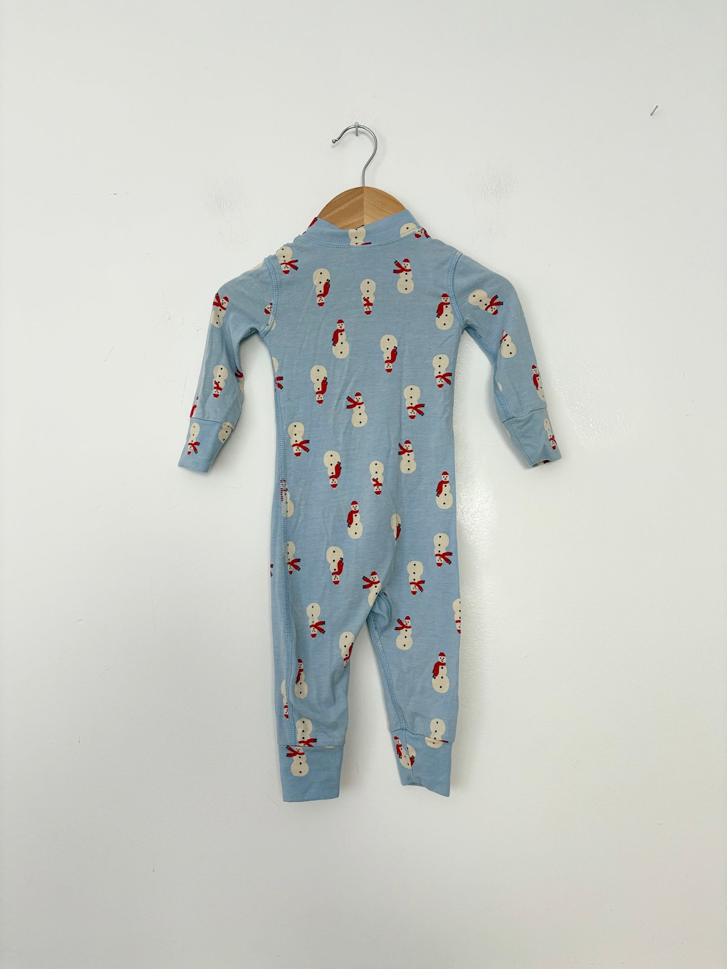 Hanna Anderson snowman pyjamas 6/12months