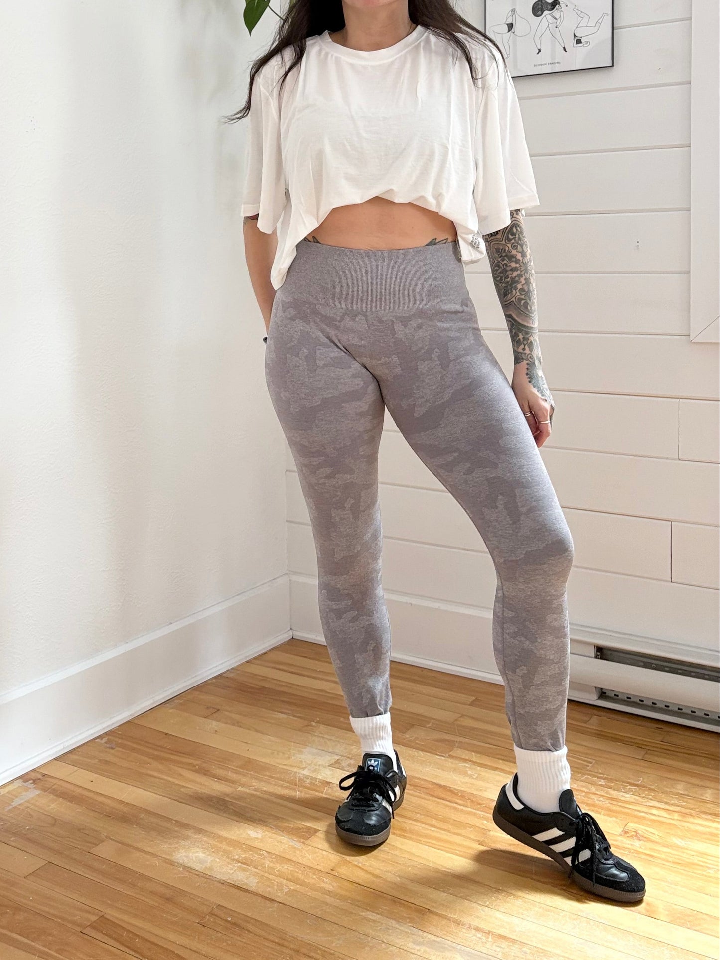NVGTN grey camo seamless leggings Medium