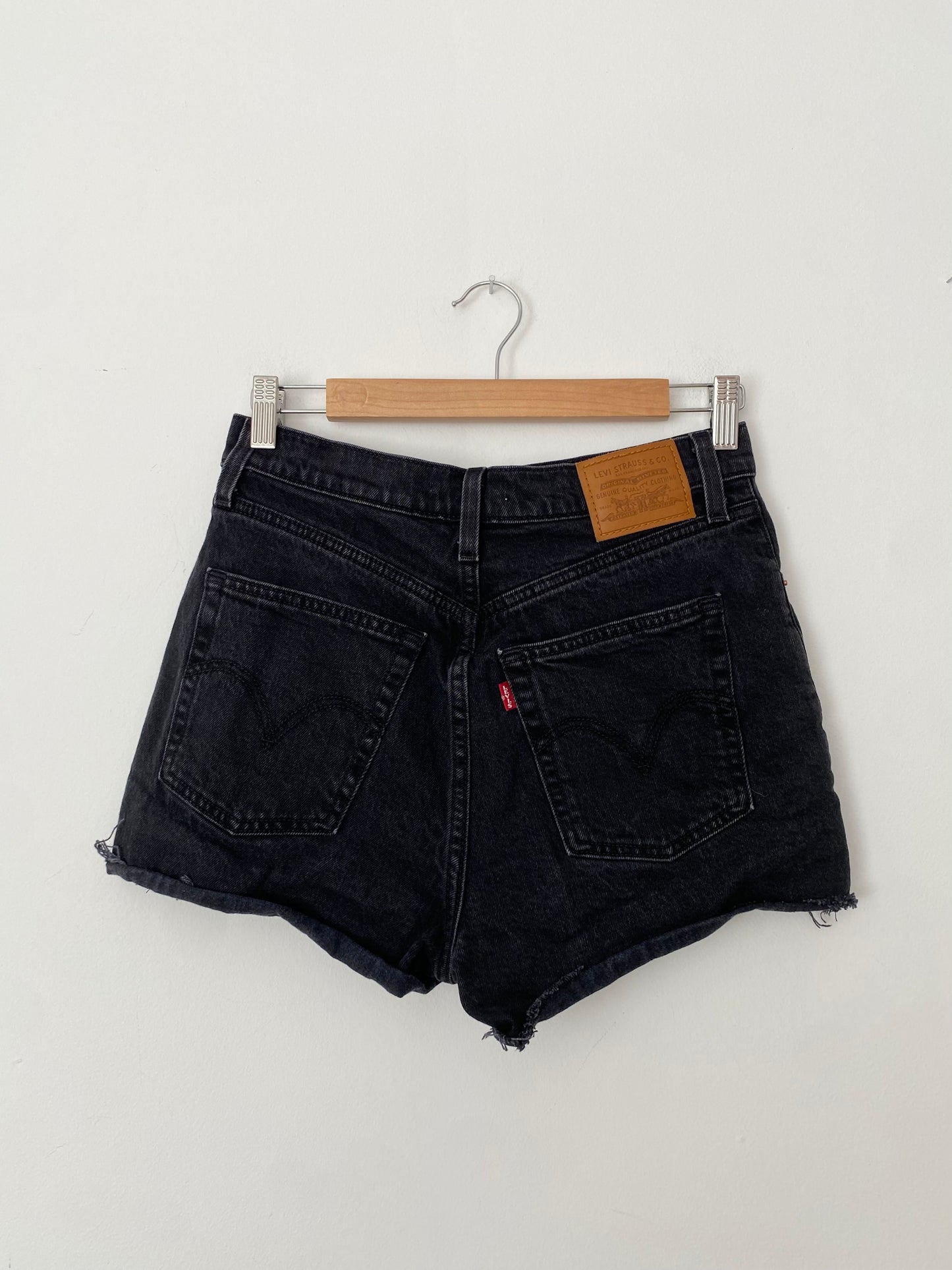 Short Levis Ribcage W28