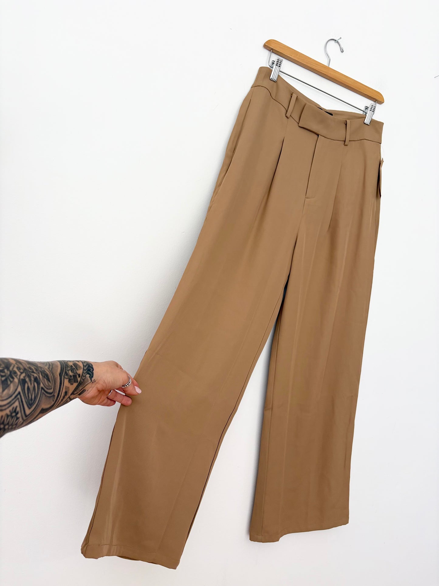 Kourt. Lew tailored trousers Medium