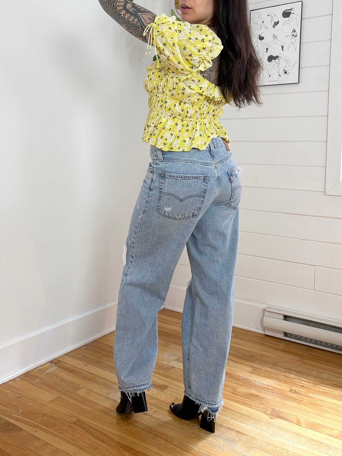 Levis distressed baggy dad jeans W29/30