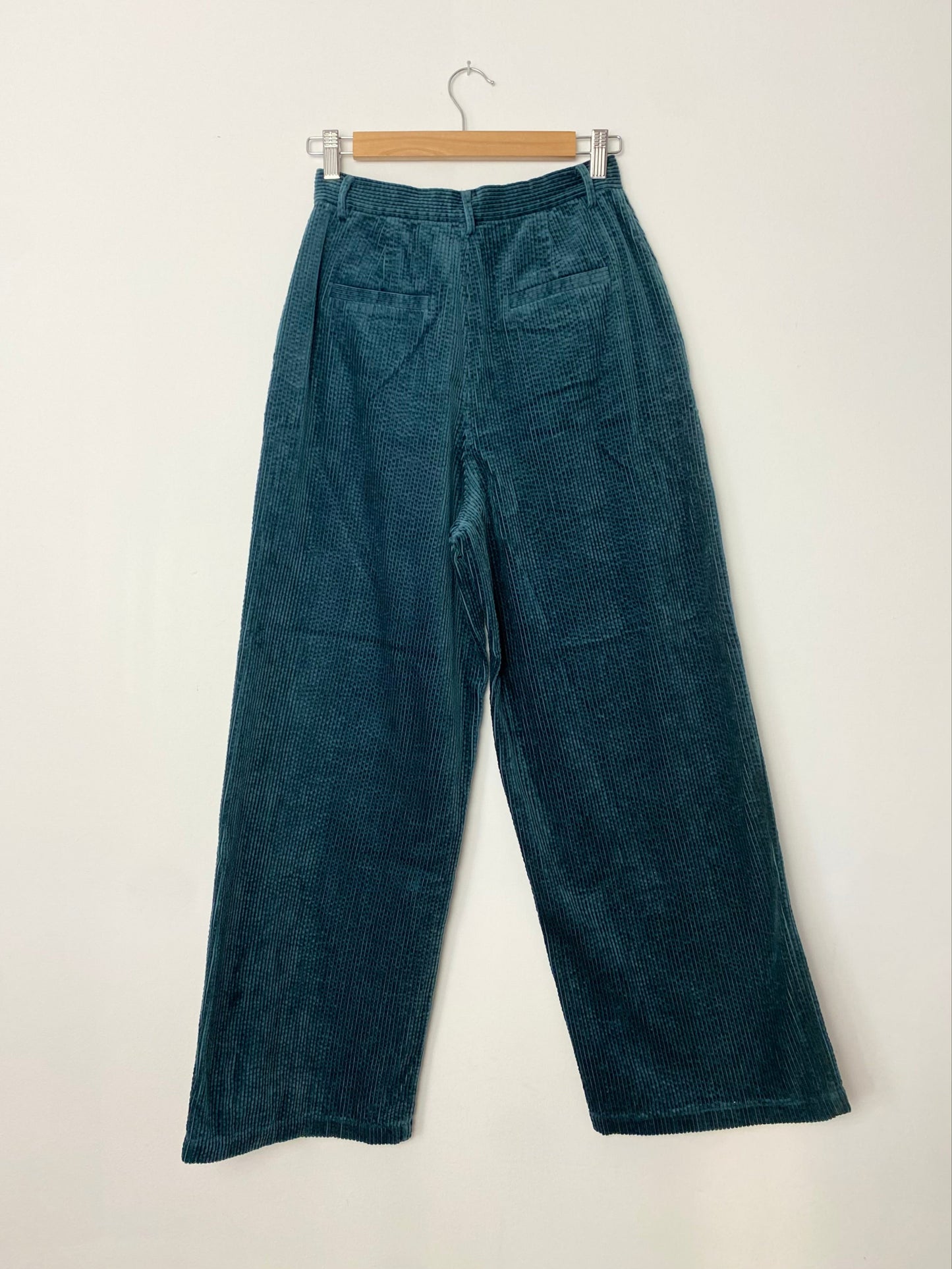 Des petits hauts pantalon large velours côtelé W24