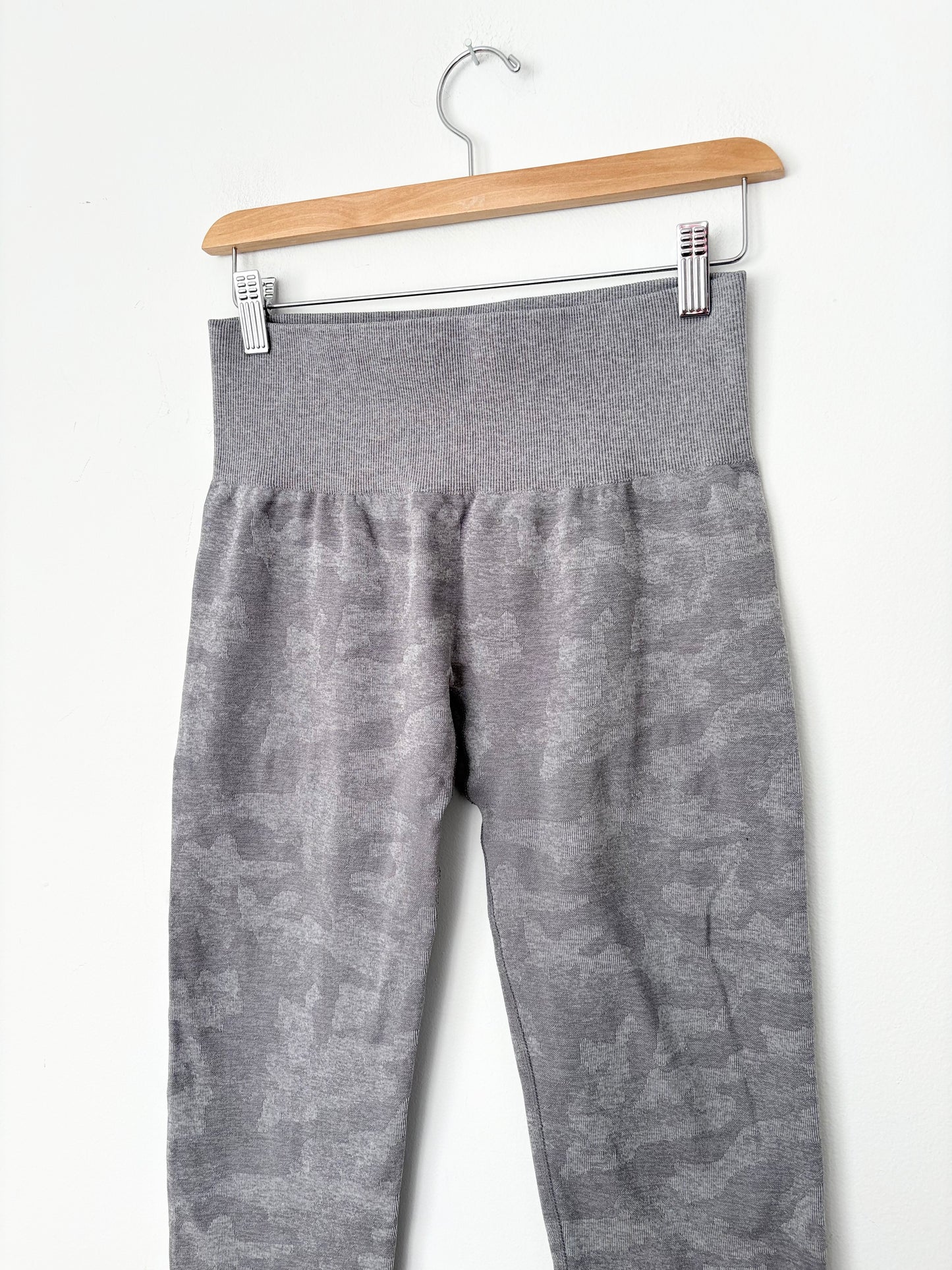NVGTN grey camo seamless leggings Medium