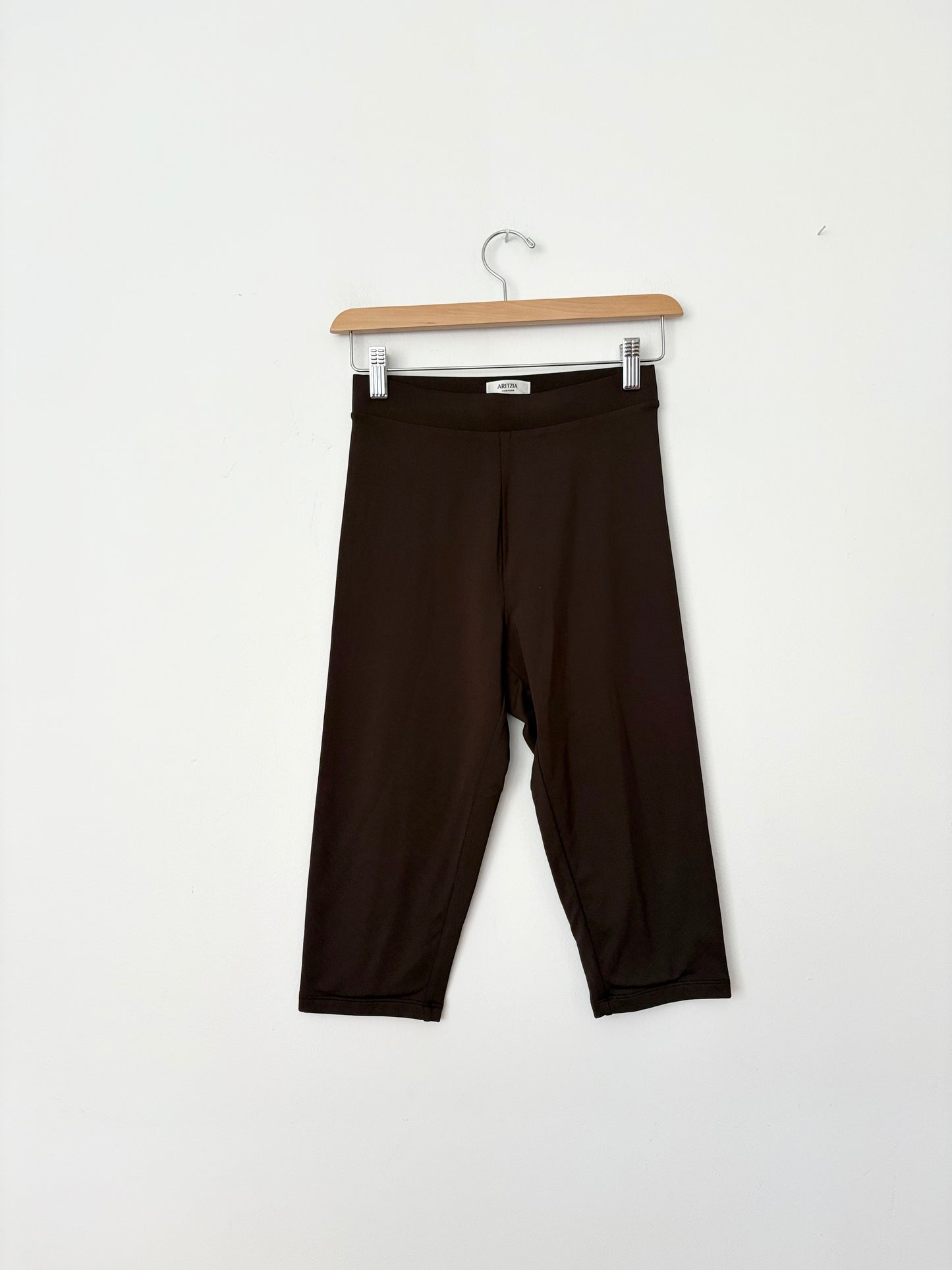 Aritzia contour archetype capris Small